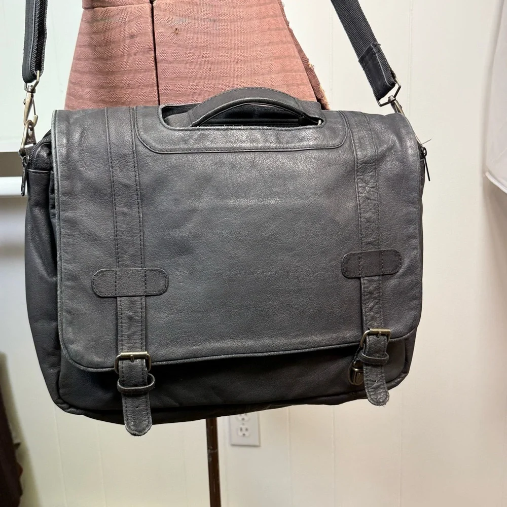 Vintage '90s Black Eddie Bauer Leather Messenger Satchel Bag Unisex